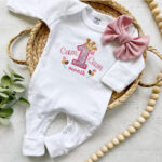 Bộ Liền Thân Sơ Sinh Thêu Tên Bé Gái Có Bao Tay, Bao Chân Lật - BT039