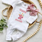 Bộ Liền Thân Sơ Sinh Thêu Tên Bé Gái Có Bao Tay, Bao Chân Lật - BT035