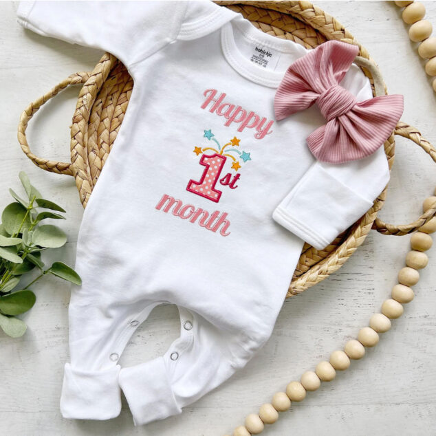 Bộ Liền Thân Sơ Sinh Thêu Tên Bé Gái Có Bao Tay, Bao Chân Lật - BT035