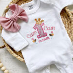 Bộ Liền Thân Sơ Sinh Thêu Tên Bé Gái Có Bao Tay, Bao Chân Lật - BT039