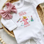 Bộ Liền Thân Sơ Sinh Thêu Tên Bé Gái Có Bao Tay, Bao Chân Lật - BT013