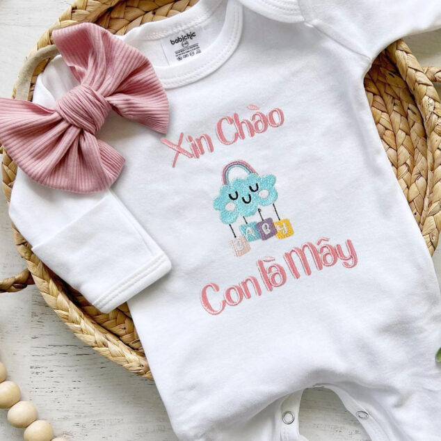 Bộ Liền Thân Sơ Sinh Thêu Tên Bé Gái Có Bao Tay, Bao Chân Lật - BT011