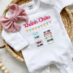 Bộ Liền Thân Sơ Sinh Thêu Tên Bé Gái Có Bao Tay, Bao Chân Lật - BT021