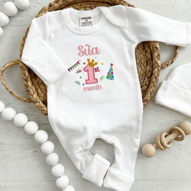 Bộ Liền Thân Sơ Sinh Thêu Tên Bé Gái Có Bao Tay, Bao Chân Lật - BT013