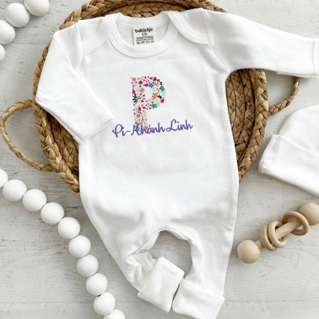 Bộ Liền Thân Sơ Sinh Thêu Tên Bé Gái Có Bao Tay, Bao Chân Lật - BT031