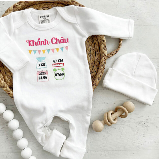 Bộ Liền Thân Sơ Sinh Thêu Tên Bé Gái Có Bao Tay, Bao Chân Lật - BT021