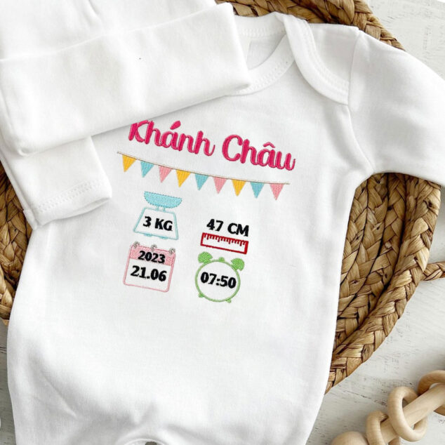 Bộ Liền Thân Sơ Sinh Thêu Tên Bé Gái Có Bao Tay, Bao Chân Lật - BT021